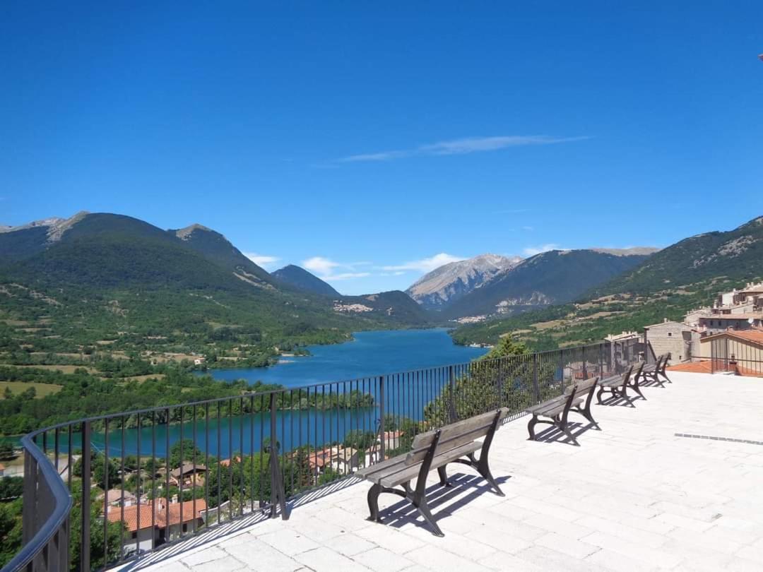 Casa Vacanze Al Castello Villetta Barrea Buitenkant foto