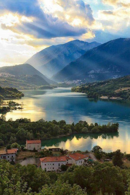 Casa Vacanze Al Castello Villetta Barrea Buitenkant foto